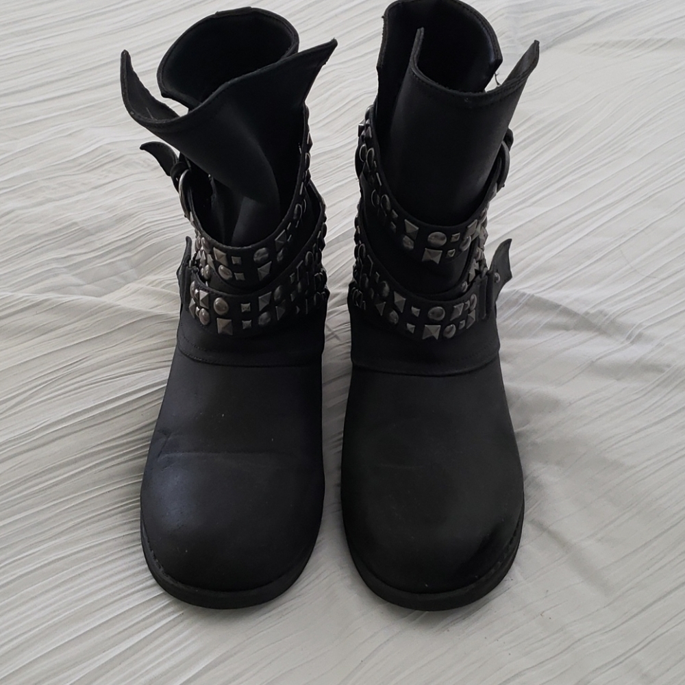 Black embelished studded boots